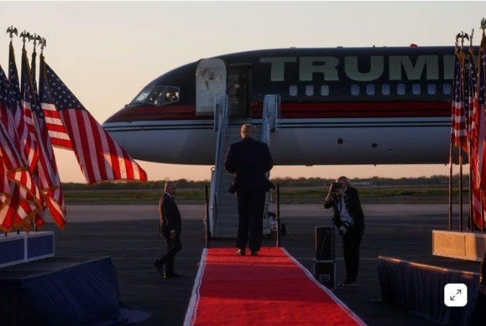 Трамп столкнется с уголовными обвинениями в связи с расследованием дела о "скрытых деньгах" Сторми Дэниелс...