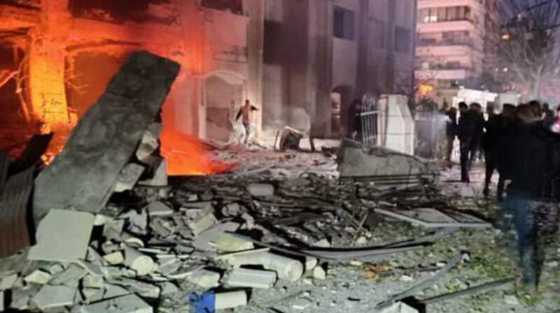 В результате израильских авиаударов в Сирии погибли два мирных жителя, сообщает сирийское государственное телевидение