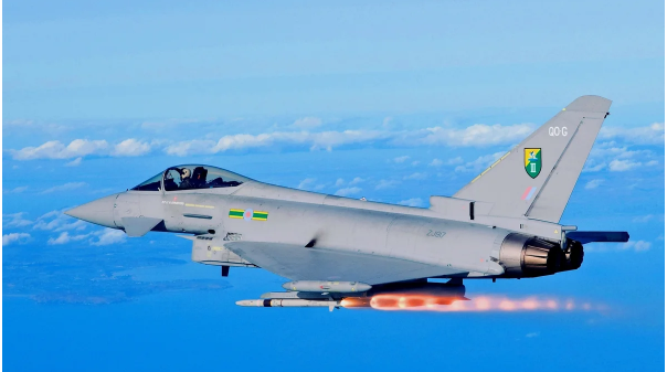 Не совсем удачные пуски ракет с боевых самолётов