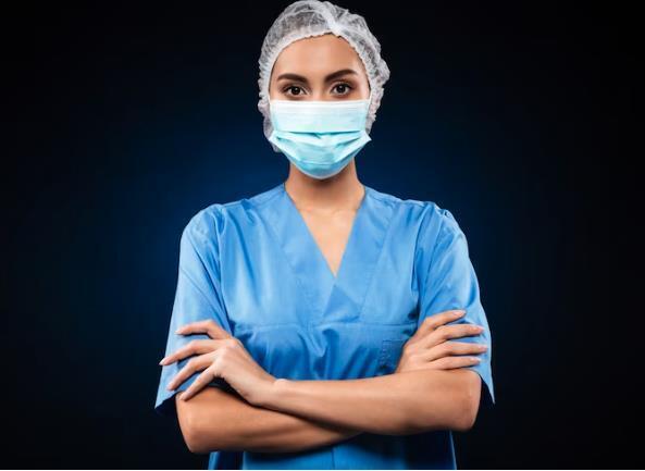 Имеет ли право сестра-хозяйка заставлять младший медперсонал носить белье в прачечную?