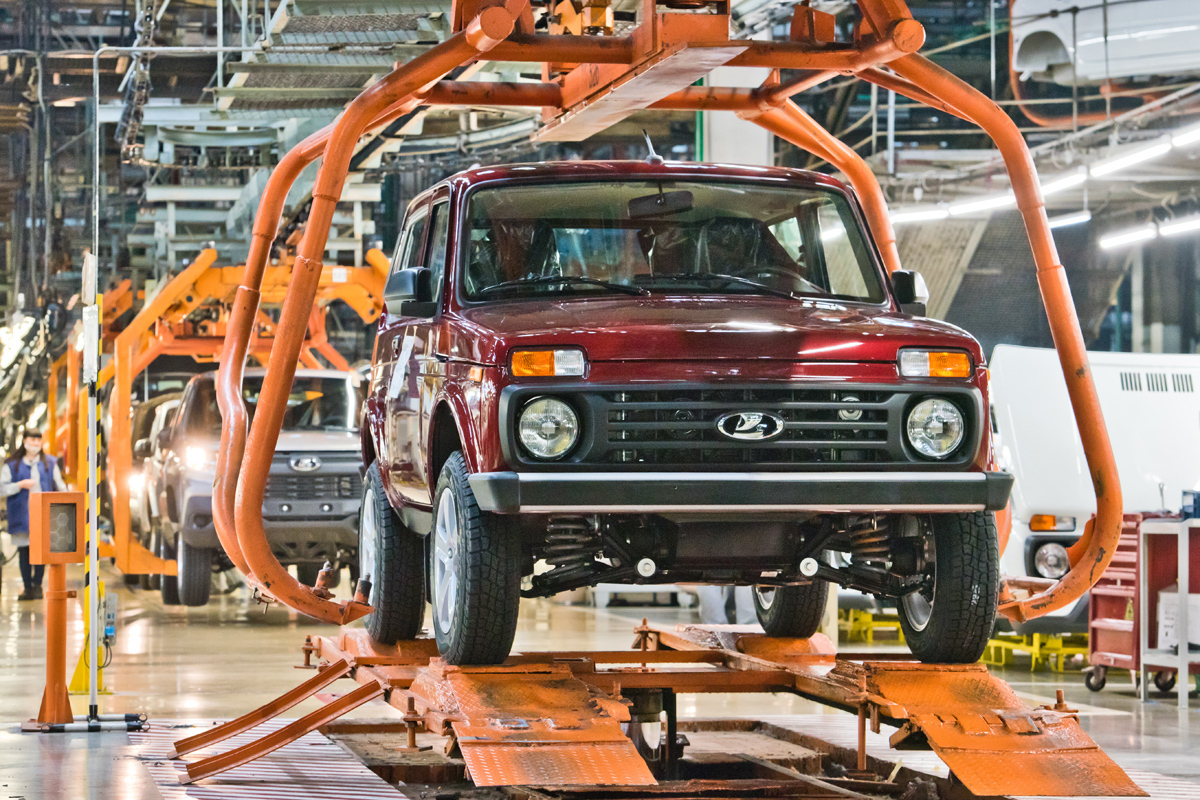 46 лет легендарной "НИВЕ"