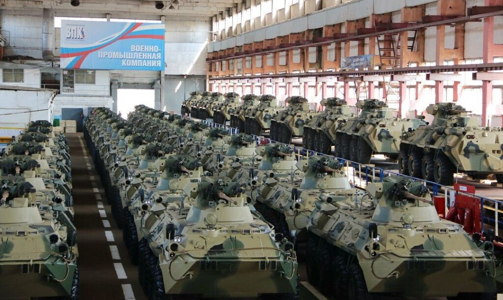 Сколько примерно техники производит Россия в месяц?