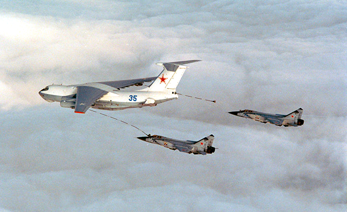 Милитаризация космоса: Россия разрабатывает противоспутниковые комплексы на базе МиГ-31 и Ил-76