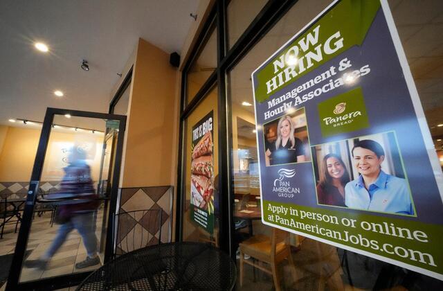 Работодатели добавили 236 тыс. рабочих мест в марте, поскольку рынок труда снизился с февральских темпов