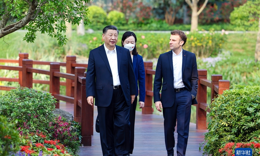 Си Цзиньпин провел неформальную встречу с президентом Франции Эммануэлем Макроном в Гуанчжоу