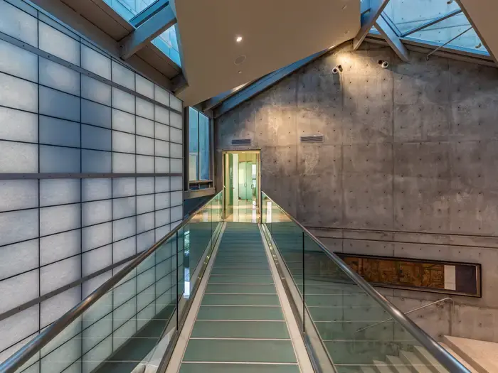 Врач превратил участок на берегу моря стоимостью 2,1 миллиона долларов в особняк стоимостью 68,8 миллиона долларов, фэн-шуй. Взглянем.