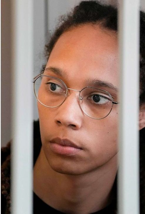 Эксперты считают, что США предстоит тяжелая борьба за освобождение американского журналиста, заключенного в тюрьму в России.