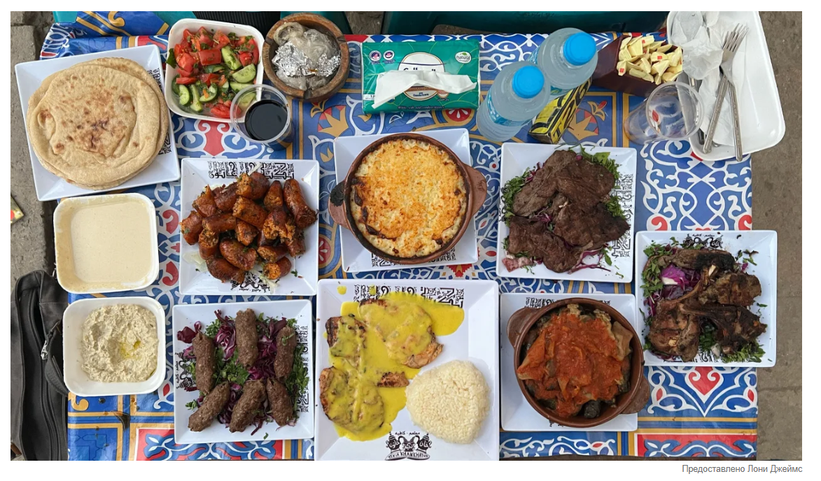 За последний год она пошла на 34 первых свидания в 19 странах. Вот что она узнала