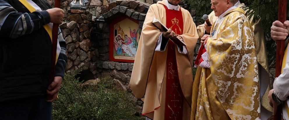 Украинские атаки продолжаются на фоне пасхальных призывов к миру