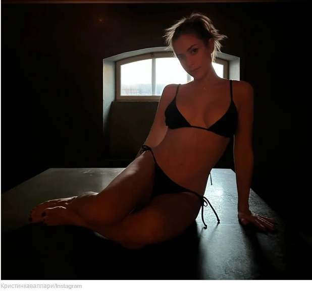 23 лучших фото знаменитостей в бикини 2023 года