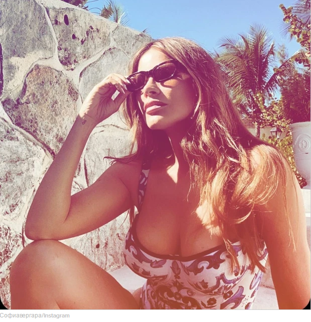 23 лучших фото знаменитостей в бикини 2023 года