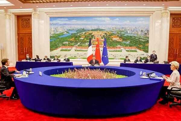 "Маски-шоу" в Пекине: дипломатический провал Макрона и прощальная "пощечина" Урсуле фон дер Ляйен от китайских товарищей.