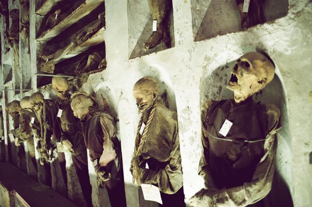 Двухлетняя девочка — «самая красивая мумия в мире», по словам BLINK в ее гробу