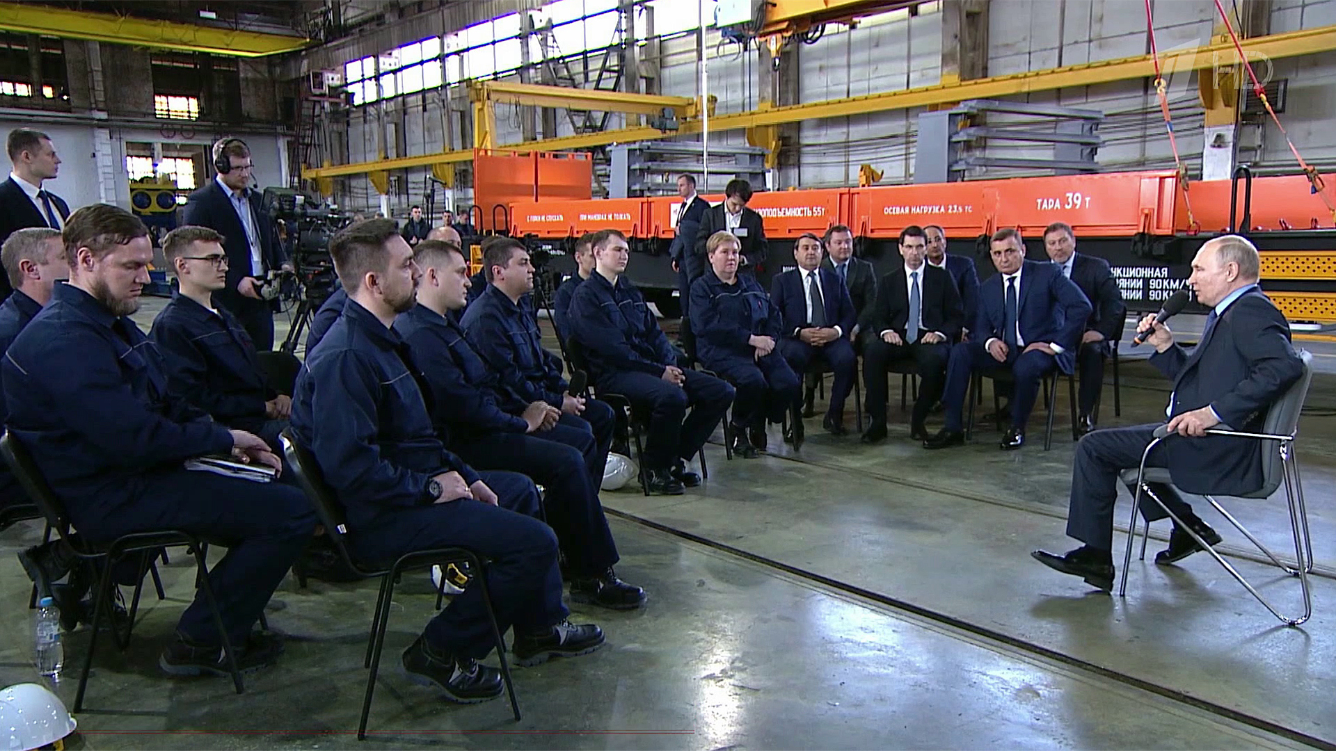 Путин пообещал рост доходов населения в 2023 году , и мораторий на рост тарифов ЖКХ до июля 2024 года