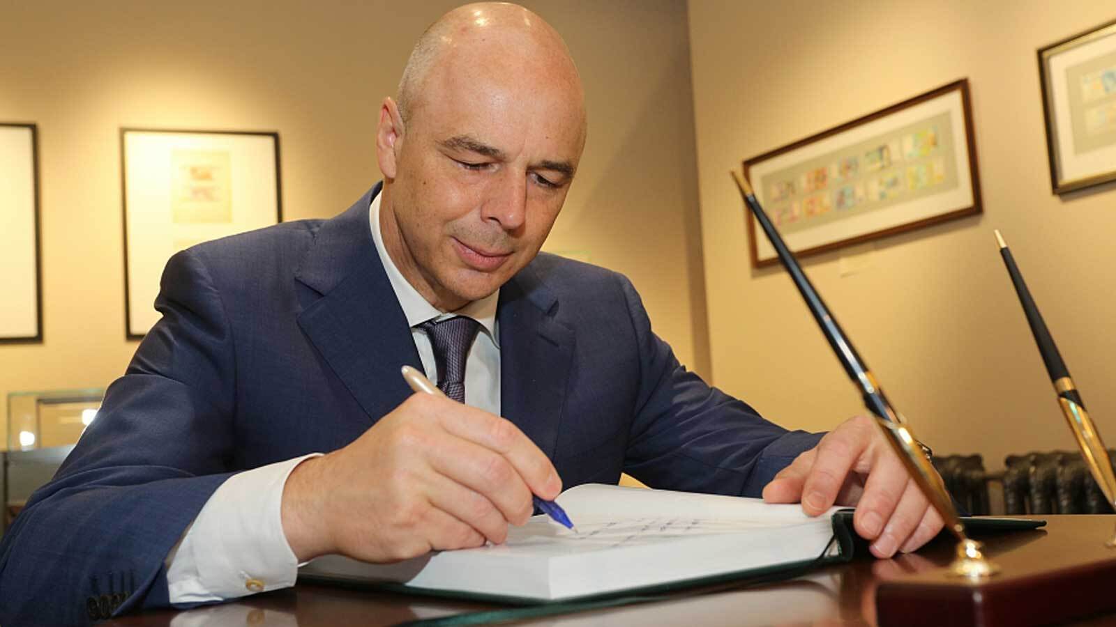 Секрет слабого рубля раскрыт. Он сделает россиян еще беднее и порвет экономику России в клочья