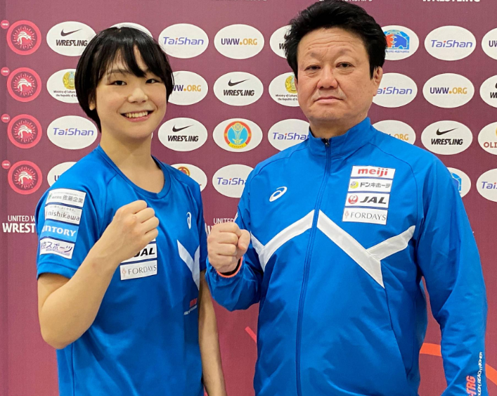 Борец Акари Фудзинами одерживает 119-ю победу подряд, сравнявшись с рекордом Саори Йошиды