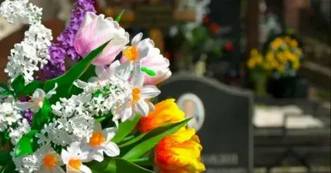 Выходной день на Радоницу в 2023 году — когда люди отдыхают и в каких областях? Радоница - православный праздник.