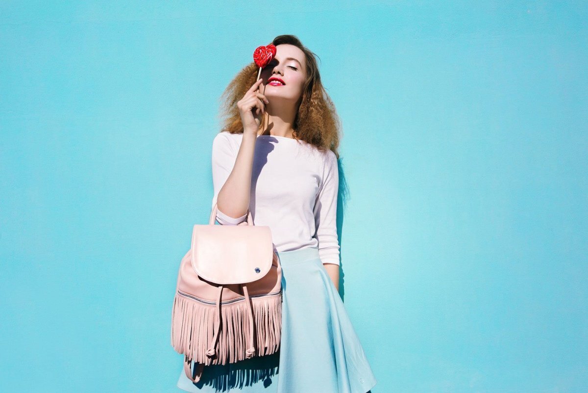 9 Средств женской обороны во времена весенние и не только. Содержимое своей сумки.