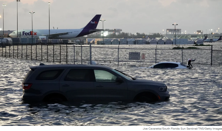 Аэропорт Форт-Лодердейла возобновляет работу после разрушительных наводнений, возможны новые дожди