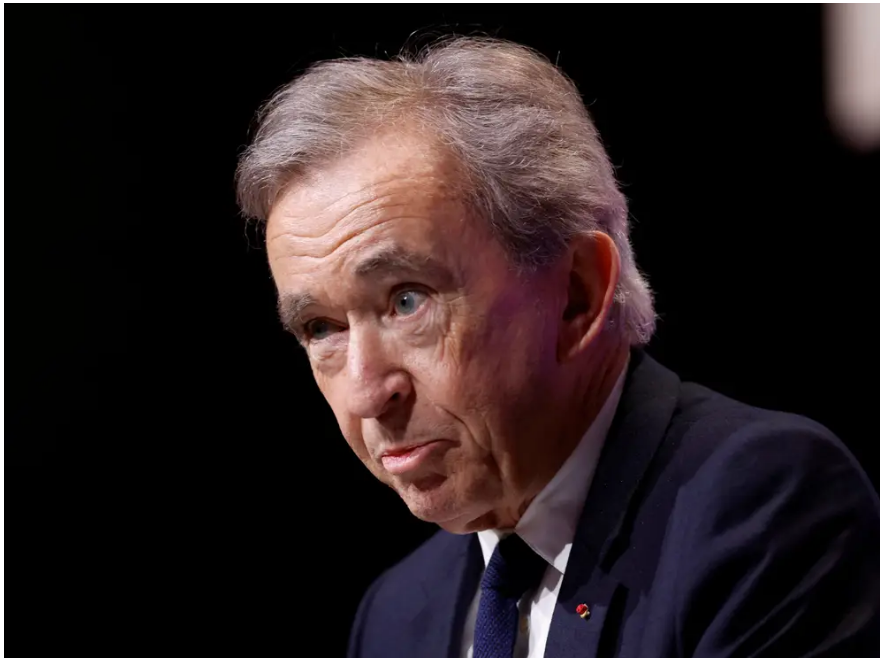 Самый богатый человек мира стал самым богатым во время протестов