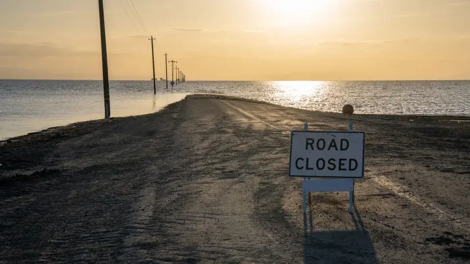 Тысячи акров находятся под водой в Калифорнии, и наводнение может утроиться этим летом