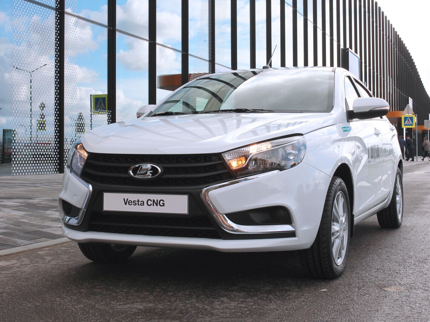 Цена-LADA Веста 2023 года, всех имеющихся комплектаций.