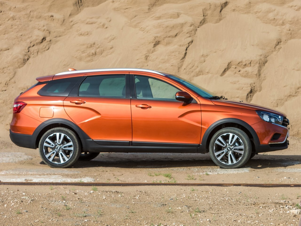 LADA VESTA массовых комплектаций, цены 2023 года.