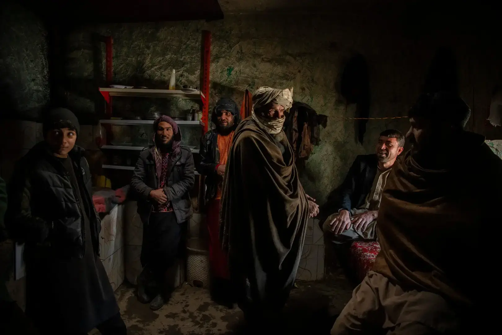 На смертельно опасном горном перевале крошечный отель - это спасательный круг.