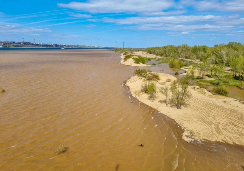 "Будто я египтянин/ И со мною и Солнце, и зной…" Но здесь Волгоград!