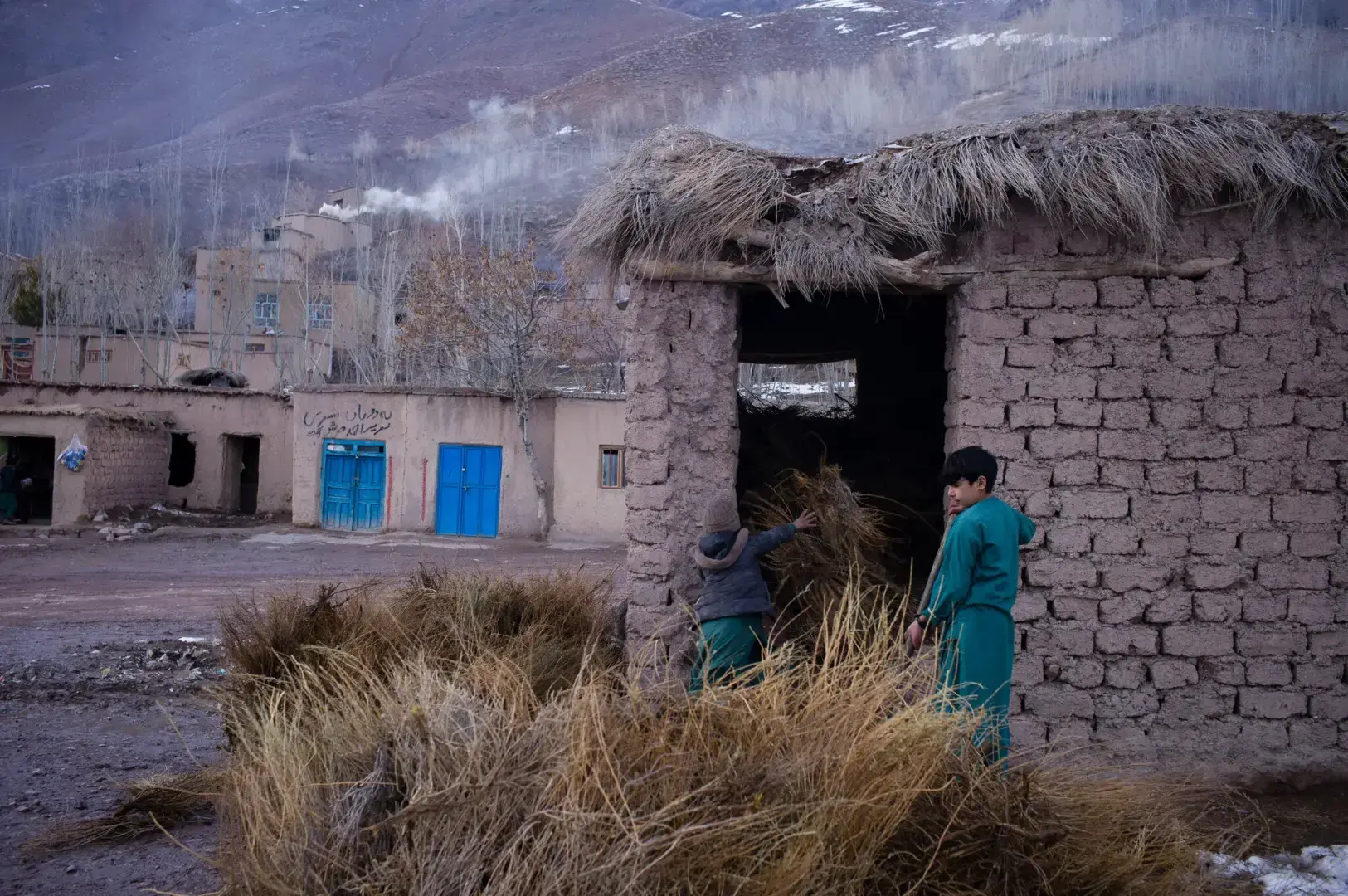 На смертельно опасном горном перевале крошечный отель - это спасательный круг.