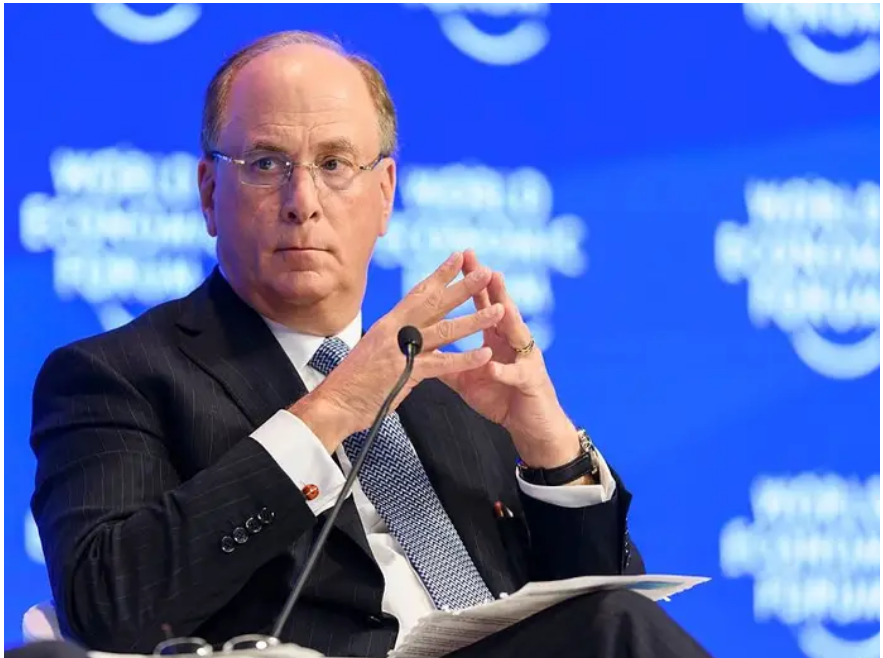 BlackRock сократила свою зарплату на треть в 2022 году