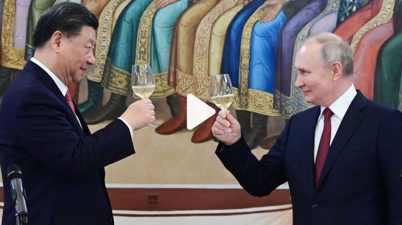 Министр обороны Китая, находящийся под санкциями США, встречается с Путиным в Москве и приветствует военные связи