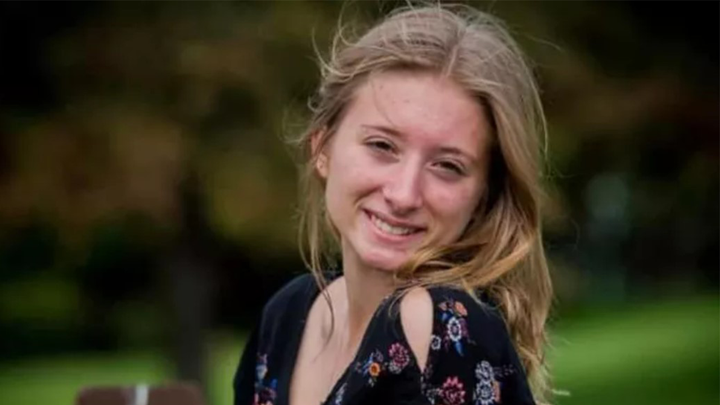 Женщина из Нью-Йорка застрелена домовладельцем после того, как машина, в которой она находилась, выехала на неправильную подъездную дорожку