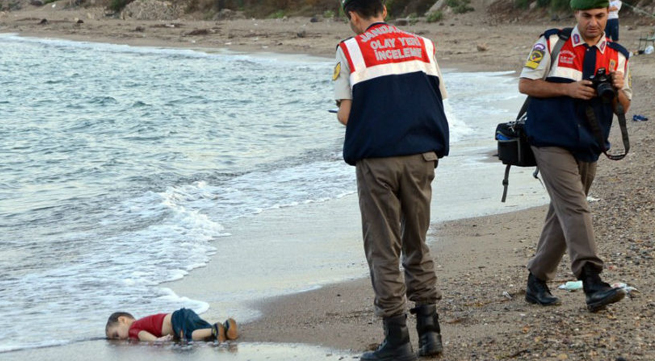 Карикатуры Шарли Эбдо (Charlie Hebdo) против карикатур на противостояние НАТО и России