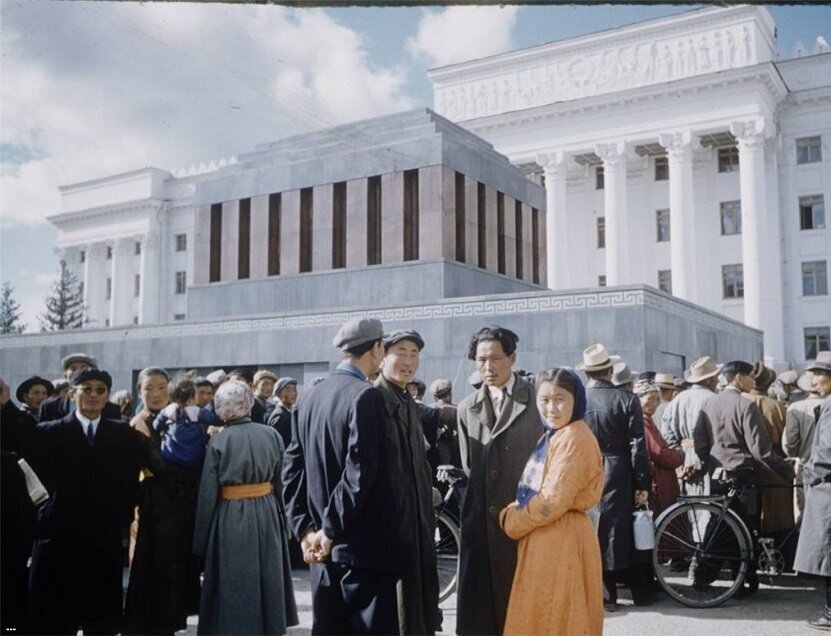 Монголия никогда не была частью Советского Союза по нескольким причинам.
