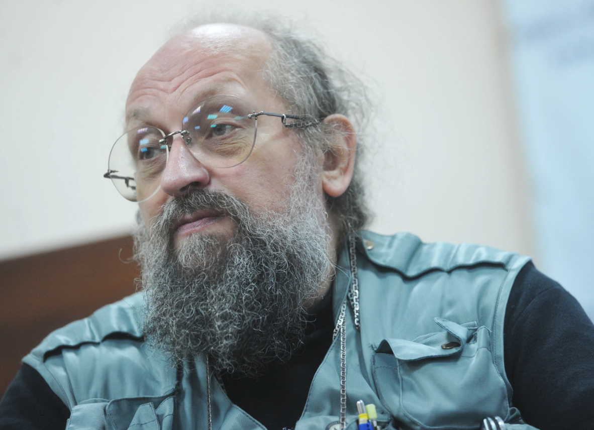 Куда уходят налоги россиян: Чиновники промолчали о 1,5 триллионах рублей, выведенных из страны за последние 5 лет