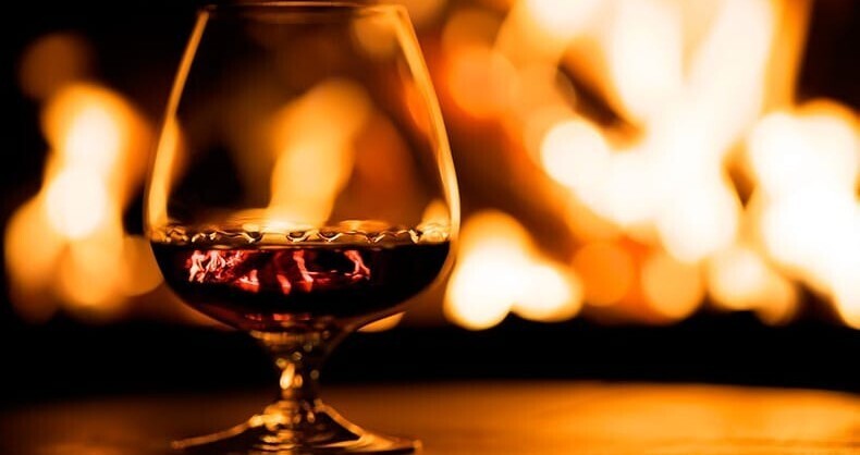 «Излияние правды: раскрытие пользы для здоровья потребления коньяка»