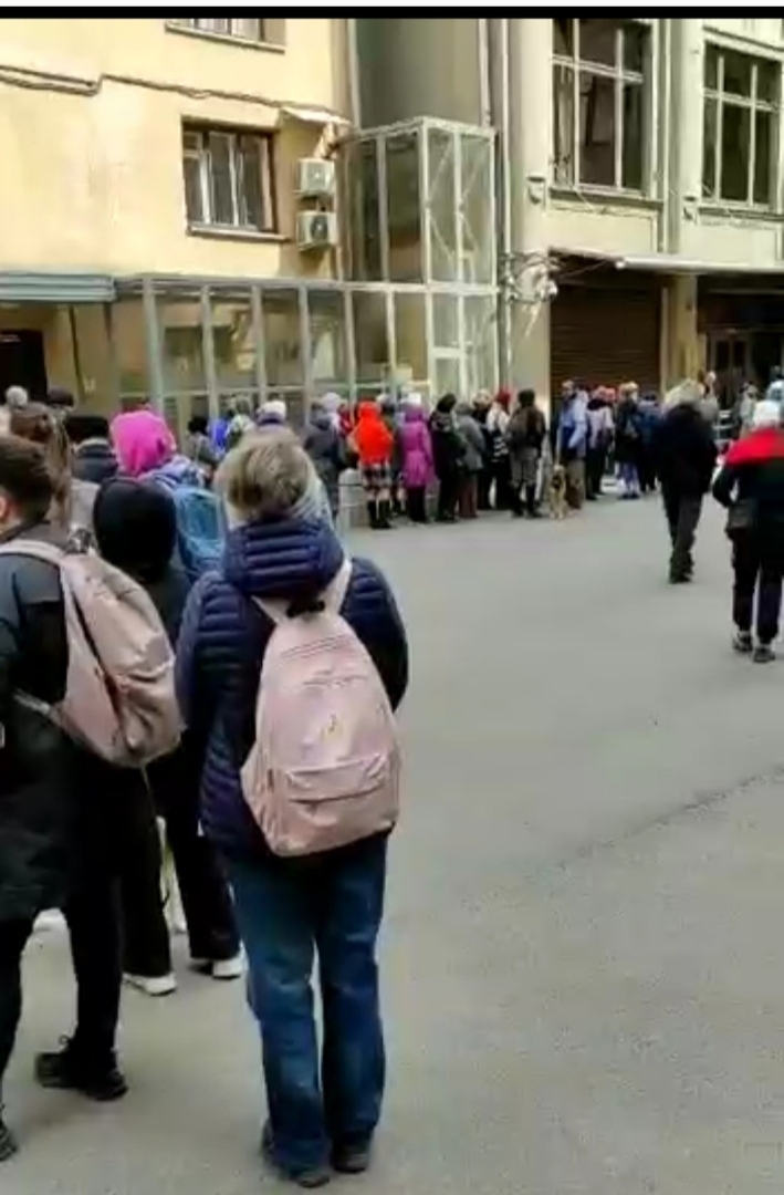 Что же с нами делается? Куда идём? И верим во что?