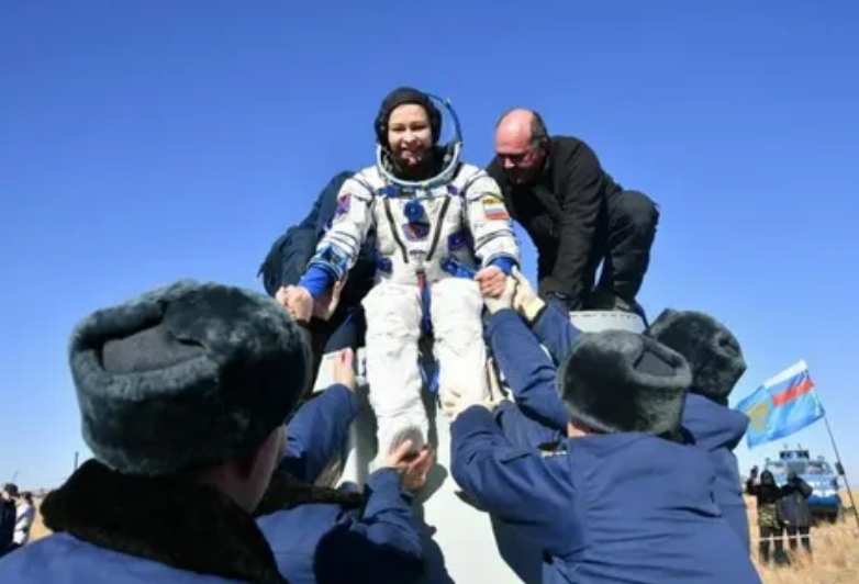 Первый полнометражный фильм, снятый в космосе - "Вызов"