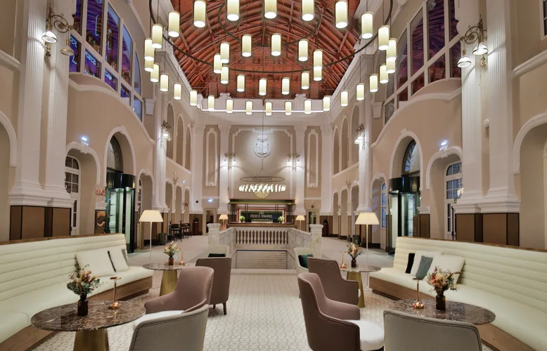 Из старого железнодорожного вокзала сделали замечательный отель