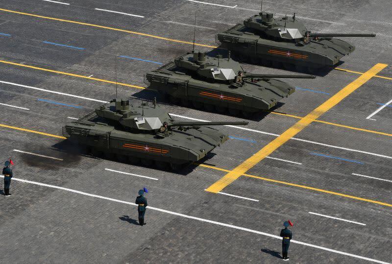 Новый российский боевой танк Т-14 "Армата" дебютирует в Украине