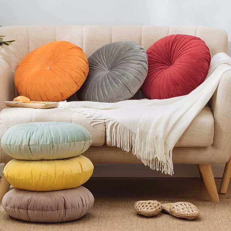 Основные стили, формы и размеры современной декоративной подушки