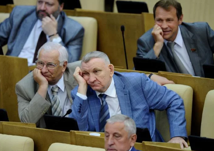Депутаты России в 2023 году: огромные зарплаты и привилегии на фоне бедности половины населения