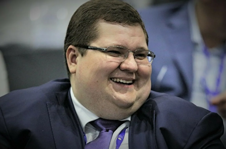 Депутаты России в 2023 году: огромные зарплаты и привилегии на фоне бедности половины населения