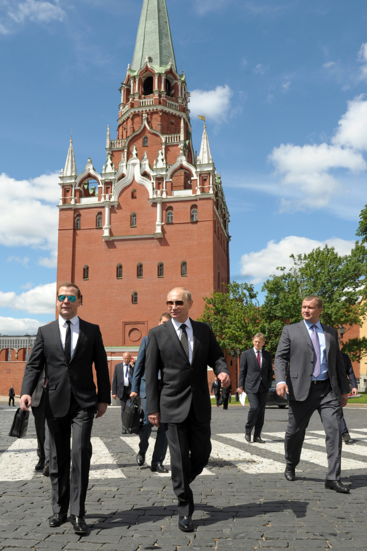 «Поляризующий Путин: исследование парадоксального феномена любви и неприязни к российскому лидеру»