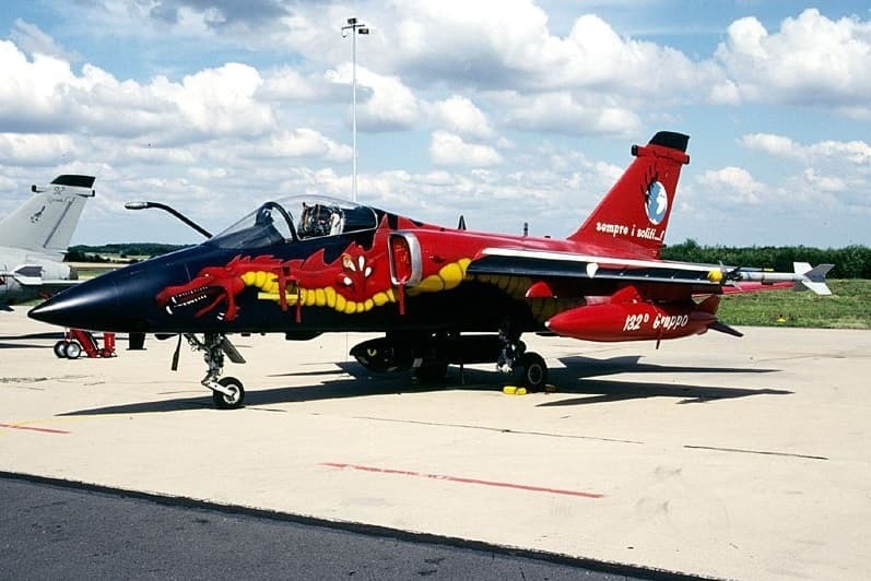 Ведущие в мире самолеты раскрашены невероятным образом