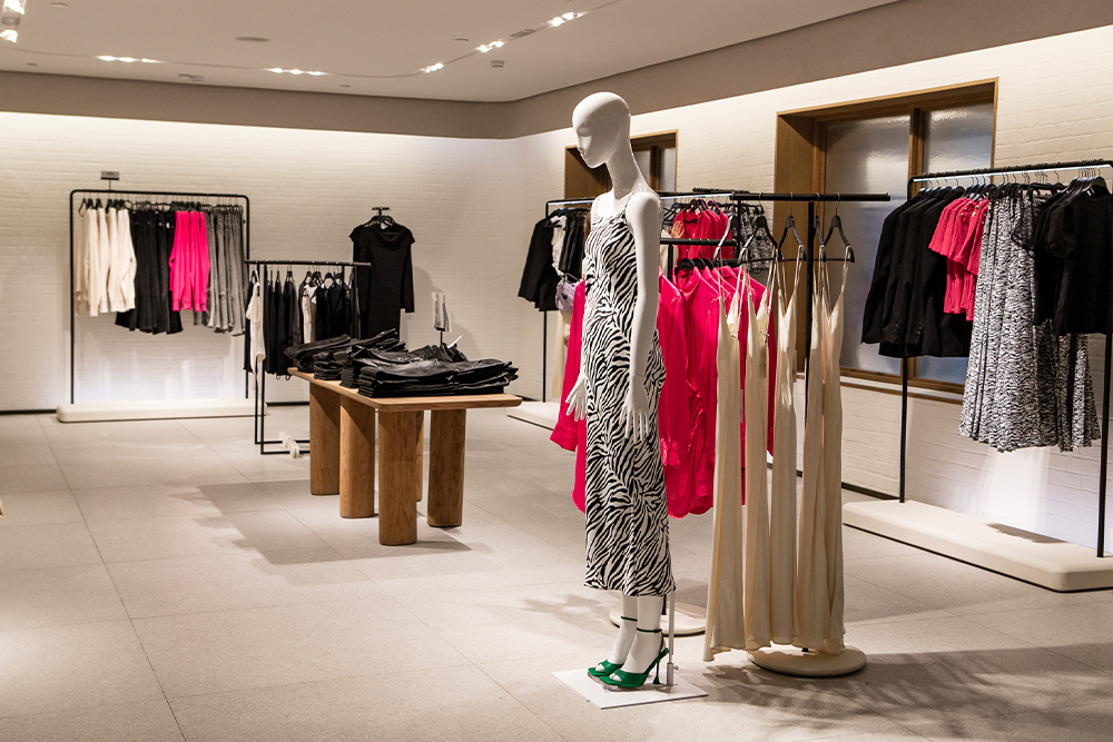 Одеваться стильно можно, но это не так просто, как раньше. Что думают дизайнеры и новые клиенты о новой коллекции Maag?