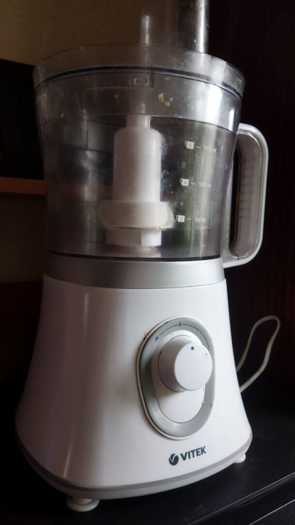 Кухонный процессор VITEK - это удобное и мощное устройство, которое поможет вам быстро и легко переработать продукты в кухне