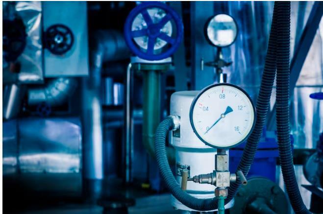 Несет ли производитель средств измерения ответственность по гарантии за поверку этих приборов?