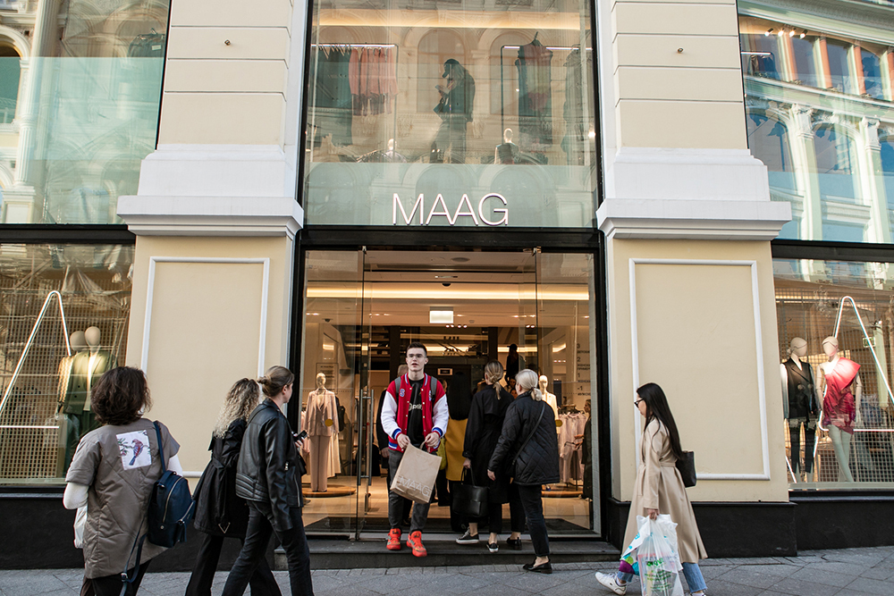 Одеваться стильно можно, но это не так просто, как раньше. Что думают дизайнеры и новые клиенты о новой коллекции Maag?